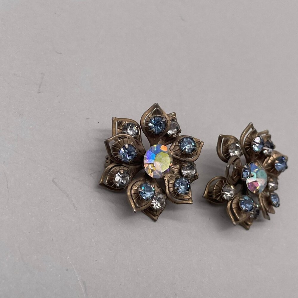 Set of 2 Blue Rhinestone Engraved Brooch Pin Brass Tone Minimalist Everyday - Picture 3 of 5